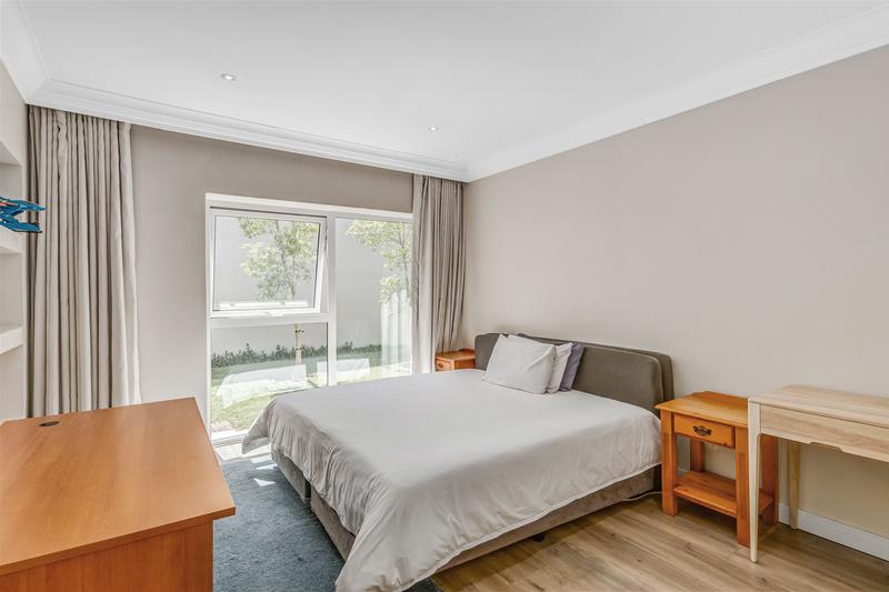 4 Bedroom Property for Sale in Benmore Gardens Gauteng