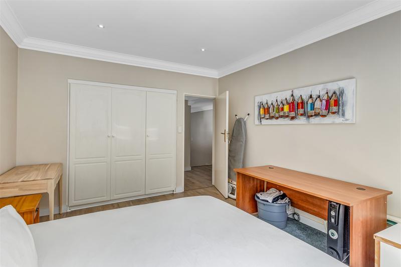4 Bedroom Property for Sale in Benmore Gardens Gauteng