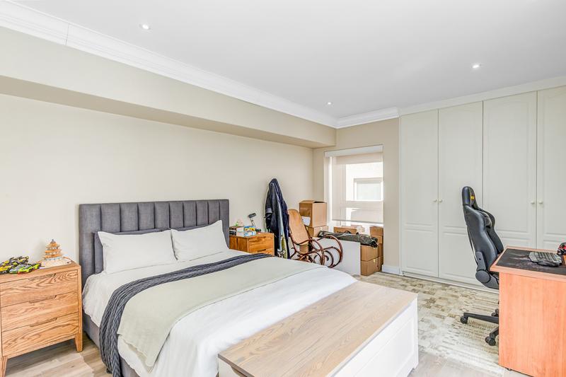 4 Bedroom Property for Sale in Benmore Gardens Gauteng