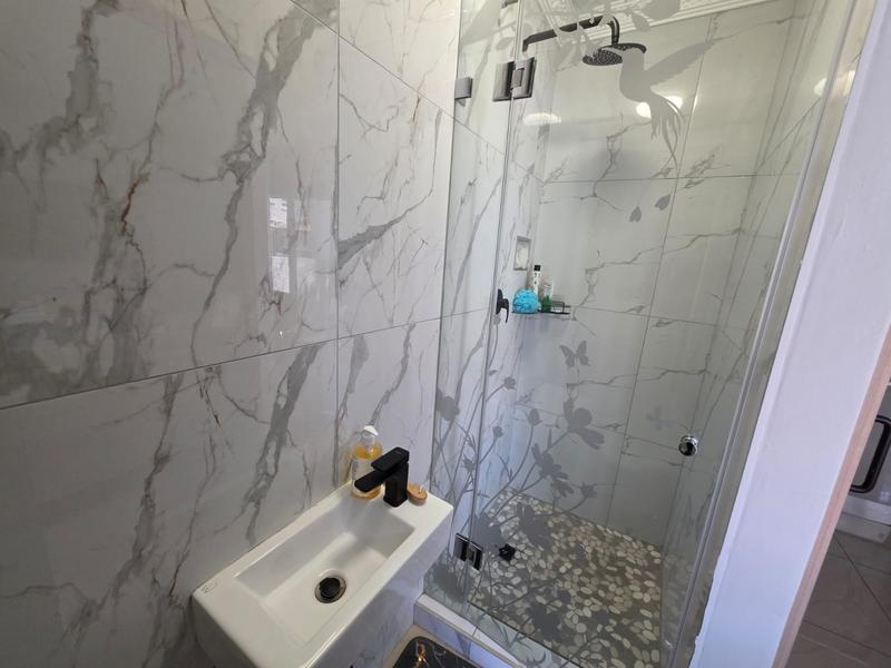 2 Bedroom Property for Sale in Sunninghill Gauteng