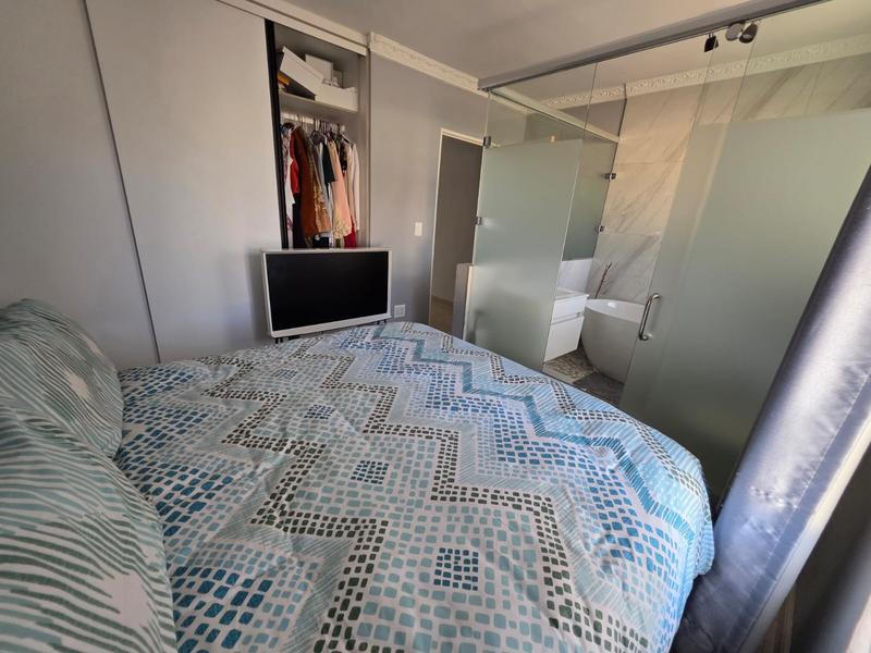 2 Bedroom Property for Sale in Sunninghill Gauteng