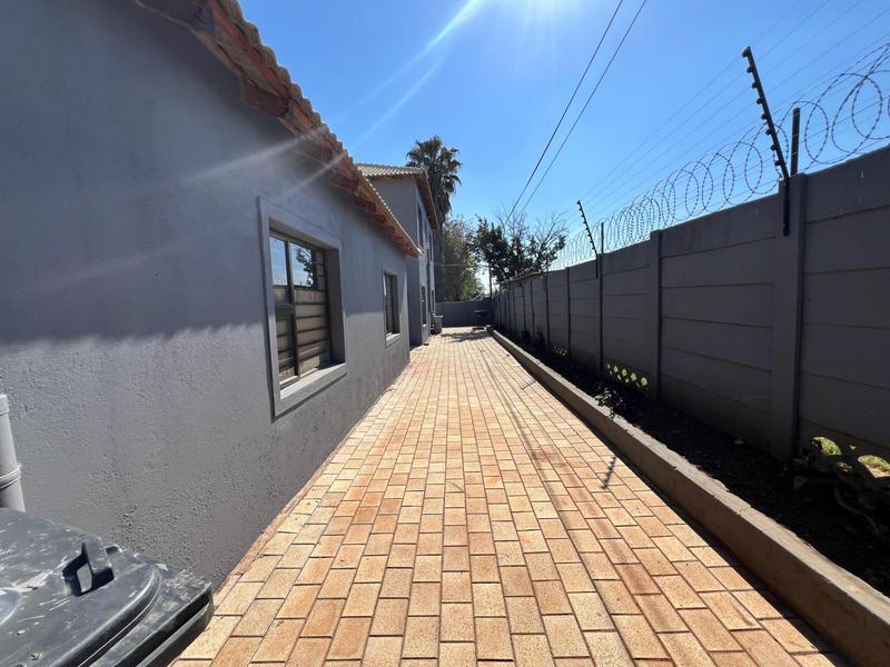 To Let 3 Bedroom Property for Rent in Erasmia Gauteng