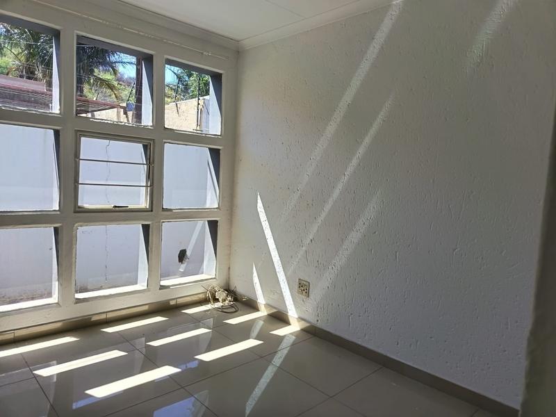 1 Bedroom Property for Sale in Bassonia Gauteng