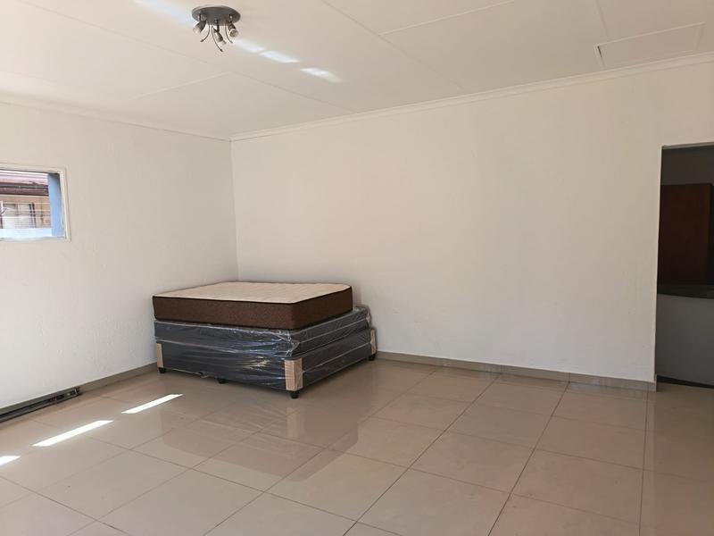 1 Bedroom Property for Sale in Bassonia Gauteng