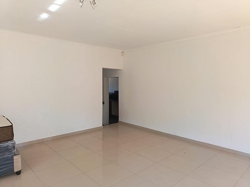 1 Bedroom Property for Sale in Bassonia Gauteng