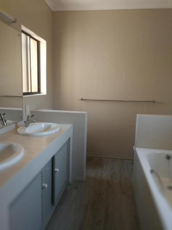 To Let 3 Bedroom Property for Rent in Waterkloof A H Gauteng