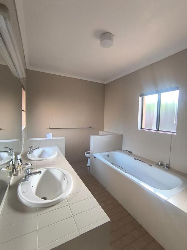 3 Bedroom Property for Sale in Waterkloof A H Gauteng