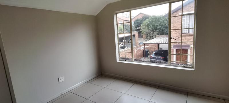 To Let 2 Bedroom Property for Rent in Wilgeheuwel Gauteng