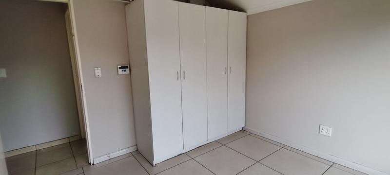 To Let 2 Bedroom Property for Rent in Wilgeheuwel Gauteng