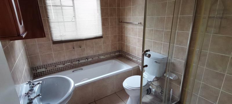 To Let 2 Bedroom Property for Rent in Wilgeheuwel Gauteng