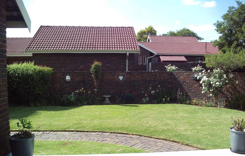 To Let 3 Bedroom Property for Rent in Sunward Park Gauteng