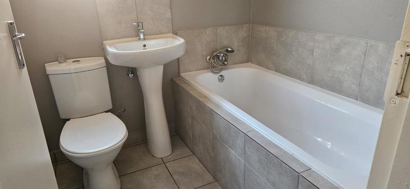 To Let 3 Bedroom Property for Rent in Windmill Park Gauteng