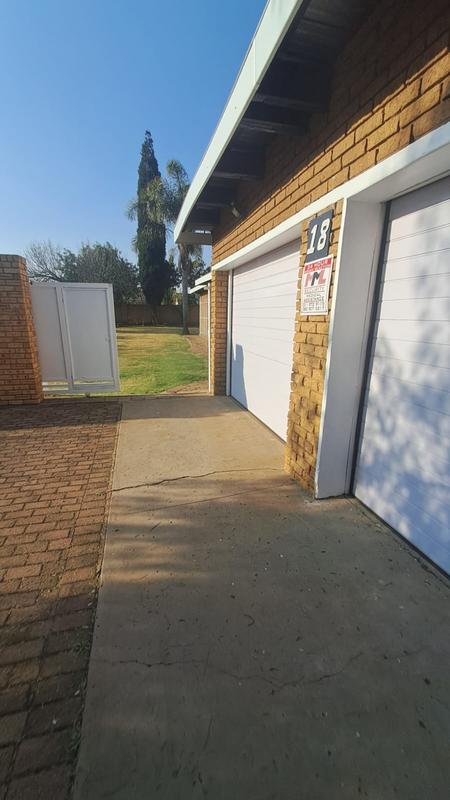 To Let 3 Bedroom Property for Rent in Van Riebeeck Park Gauteng