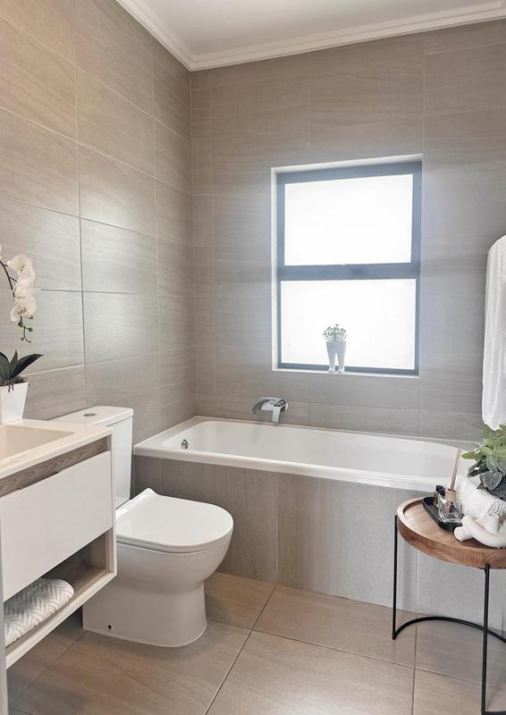 2 Bedroom Property for Sale in Bryanston Gauteng