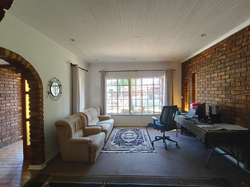 3 Bedroom Property for Sale in Dersley Gauteng
