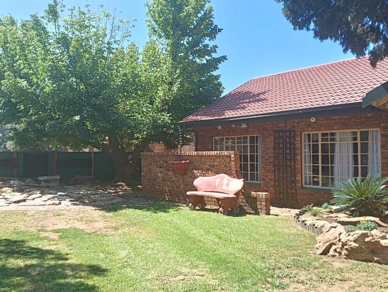 3 Bedroom Property for Sale in Dersley Gauteng