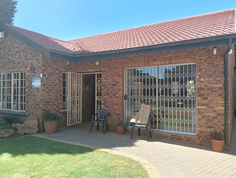 3 Bedroom Property for Sale in Dersley Gauteng