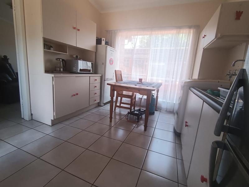To Let 1 Bedroom Property for Rent in Strubenvale Gauteng