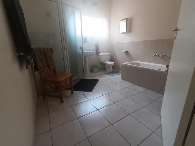To Let 1 Bedroom Property for Rent in Strubenvale Gauteng
