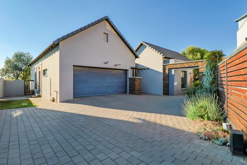 To Let 3 Bedroom Property for Rent in Copperleaf Estate Gauteng