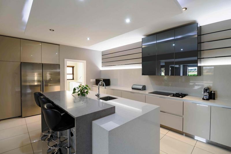 5 Bedroom Property for Sale in Copperleaf Estate Gauteng