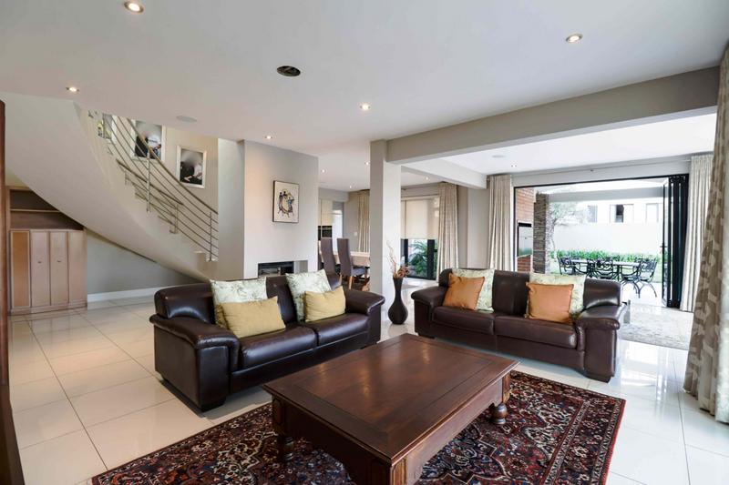 5 Bedroom Property for Sale in Copperleaf Estate Gauteng
