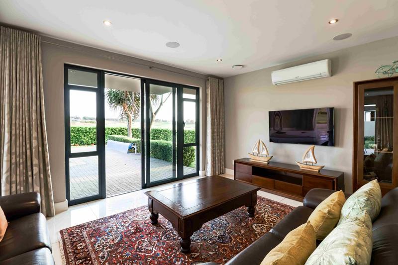 5 Bedroom Property for Sale in Copperleaf Estate Gauteng