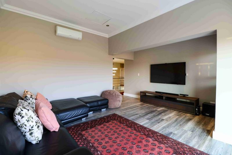 5 Bedroom Property for Sale in Copperleaf Estate Gauteng