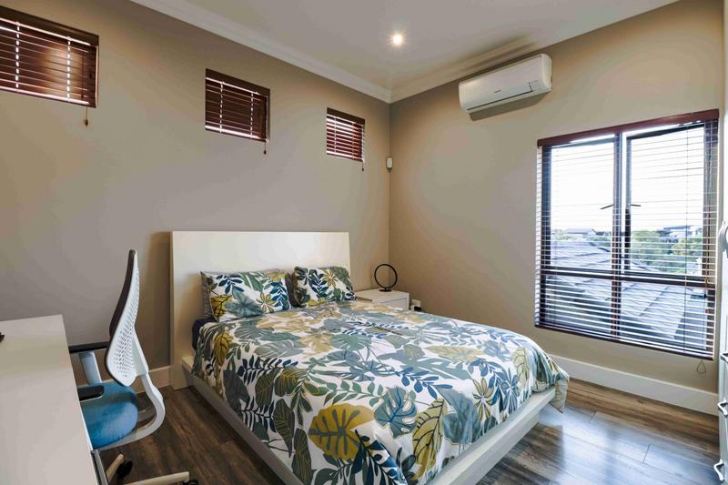 5 Bedroom Property for Sale in Copperleaf Estate Gauteng