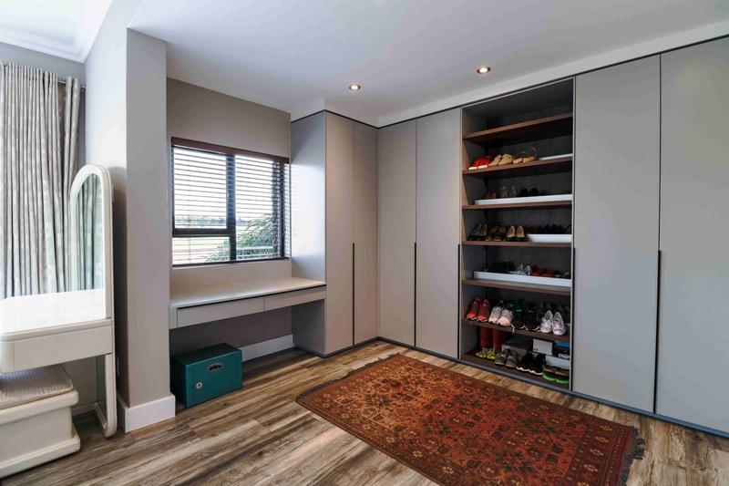 5 Bedroom Property for Sale in Copperleaf Estate Gauteng