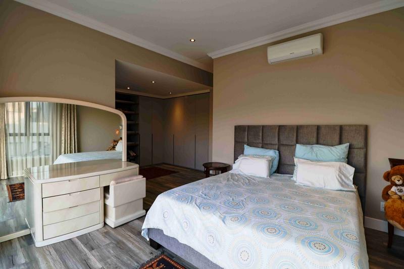 5 Bedroom Property for Sale in Copperleaf Estate Gauteng