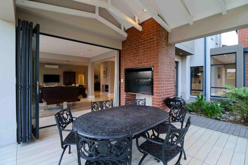5 Bedroom Property for Sale in Copperleaf Estate Gauteng