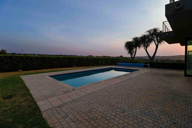 5 Bedroom Property for Sale in Copperleaf Estate Gauteng