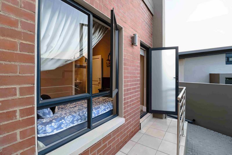 5 Bedroom Property for Sale in Copperleaf Estate Gauteng