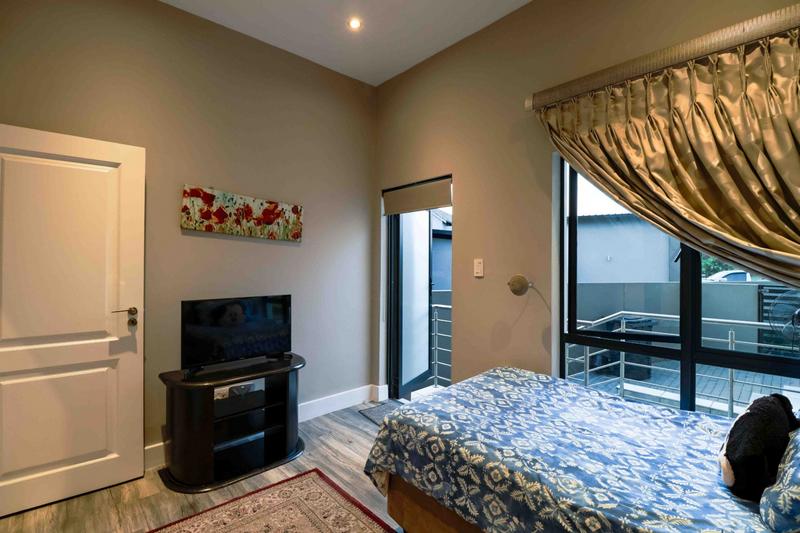 5 Bedroom Property for Sale in Copperleaf Estate Gauteng