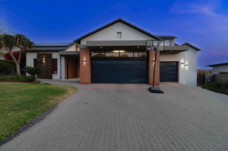 5 Bedroom Property for Sale in Copperleaf Estate Gauteng