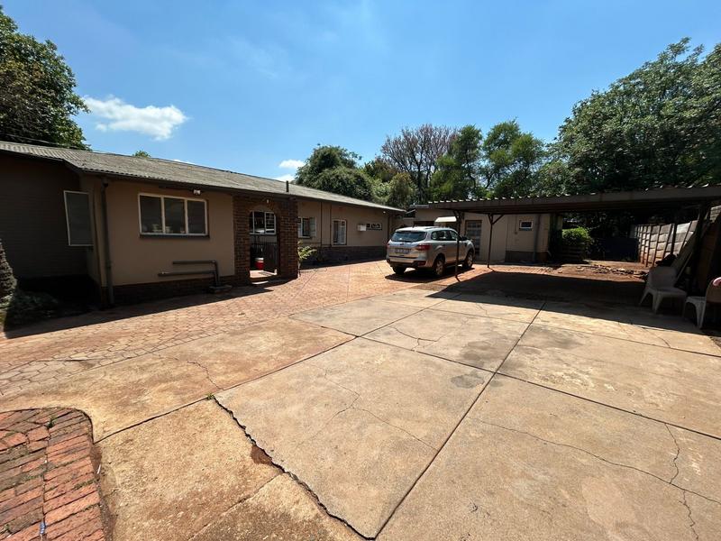 6 Bedroom Property for Sale in Lyttelton Gauteng