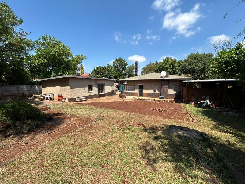 6 Bedroom Property for Sale in Lyttelton Gauteng