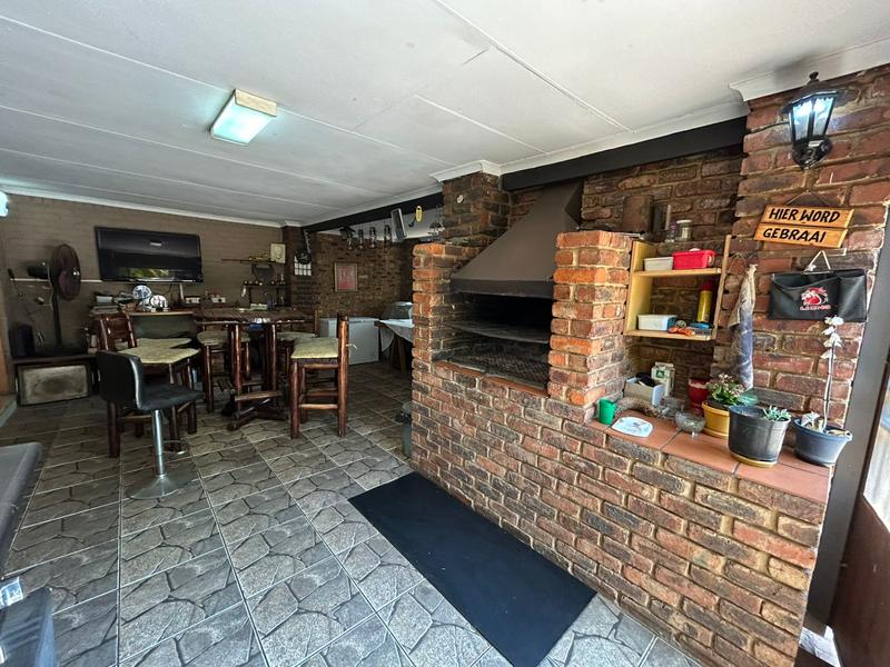 6 Bedroom Property for Sale in Lyttelton Gauteng