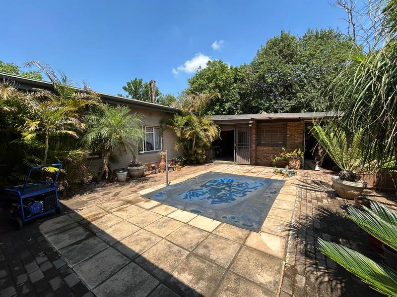 6 Bedroom Property for Sale in Lyttelton Gauteng