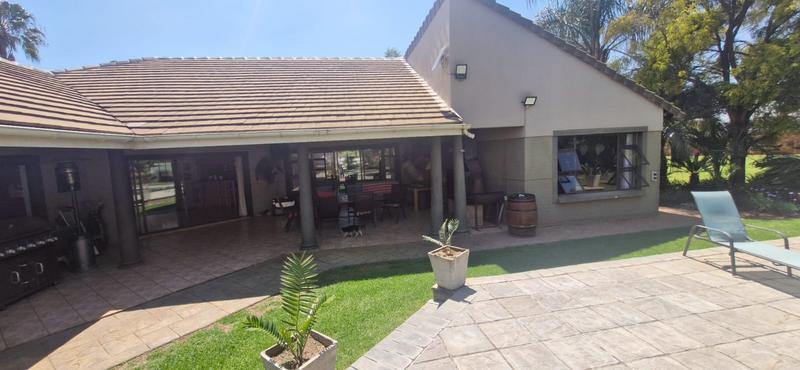 8 Bedroom Property for Sale in Raslouw A H Gauteng
