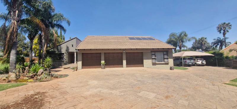 8 Bedroom Property for Sale in Raslouw A H Gauteng