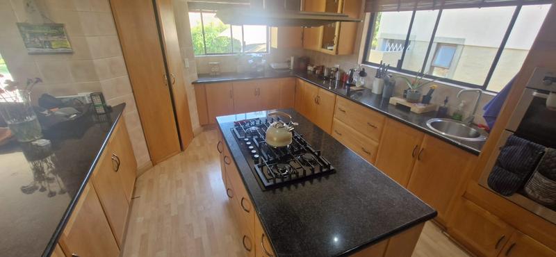 8 Bedroom Property for Sale in Raslouw A H Gauteng