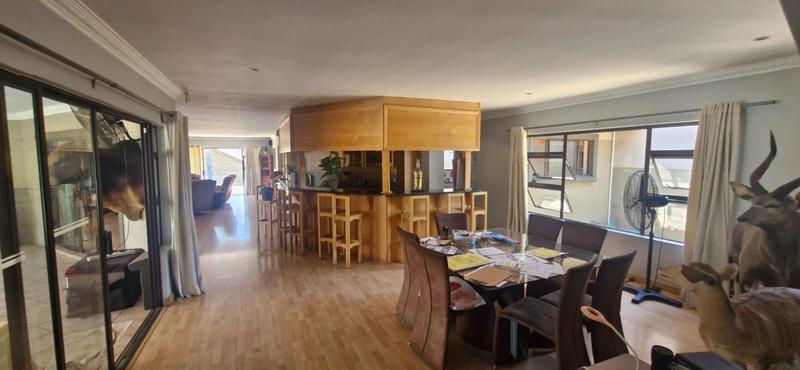 8 Bedroom Property for Sale in Raslouw A H Gauteng