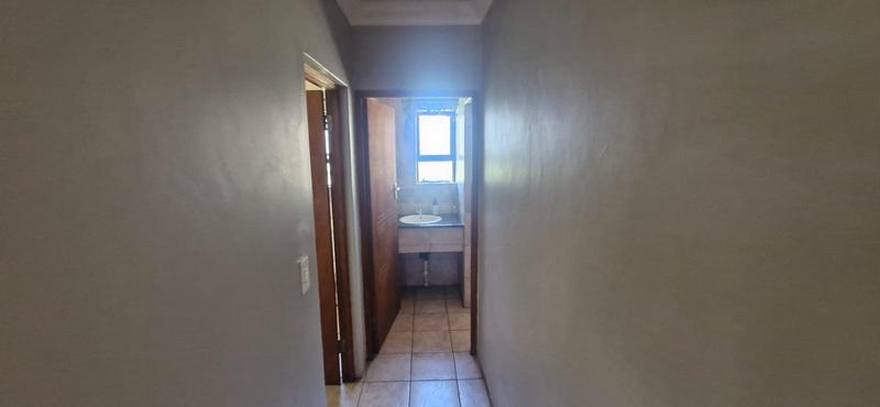 8 Bedroom Property for Sale in Raslouw A H Gauteng