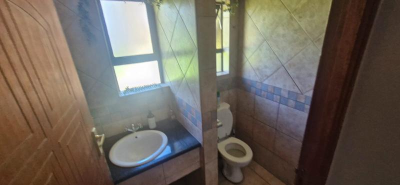 8 Bedroom Property for Sale in Raslouw A H Gauteng