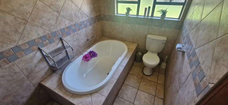 8 Bedroom Property for Sale in Raslouw A H Gauteng