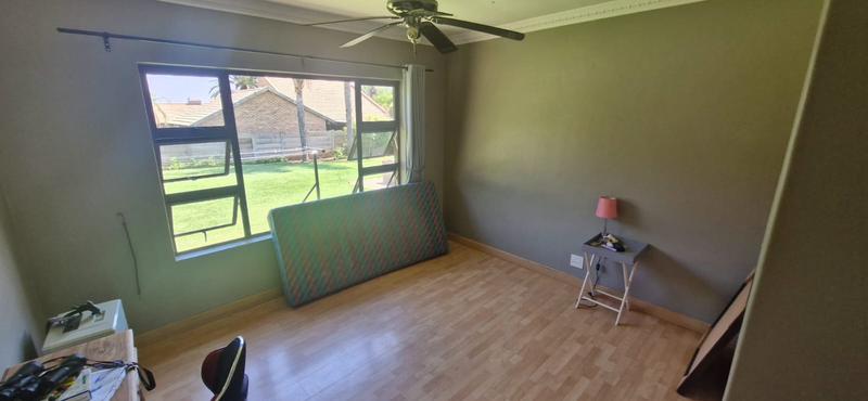 8 Bedroom Property for Sale in Raslouw A H Gauteng