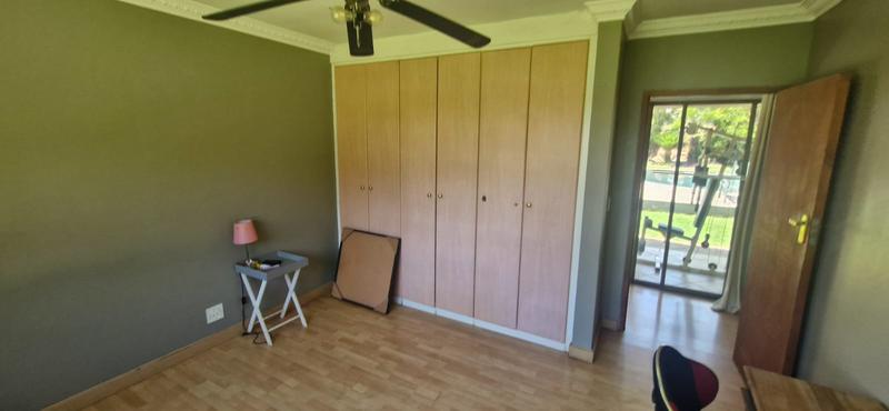 8 Bedroom Property for Sale in Raslouw A H Gauteng