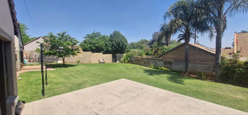 8 Bedroom Property for Sale in Raslouw A H Gauteng